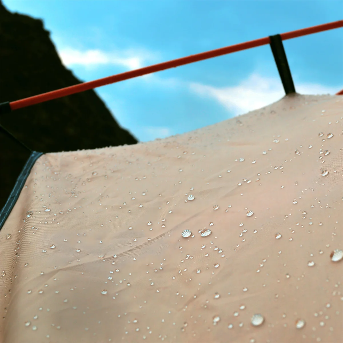 Automatic Pop-up Travel Tent with Two Doors & Windows